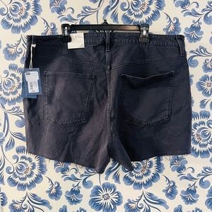 NWT Universal Thread Vintage Midi Shorts 20W Raw‎ Hem